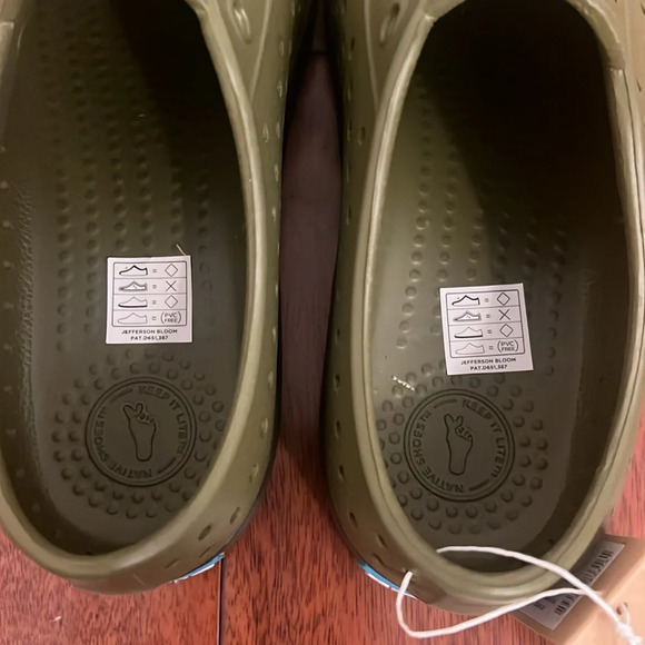 NWT Native Jefferson BloomWaterproof Army Green Shoes SIze US Men's 7 Women's 9 - Picture 3 of 7